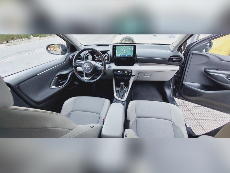 Toyota Yaris 116 cv hyb foto 7